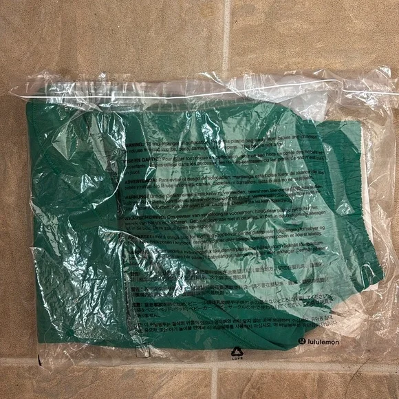 NWT Lululemon Hotty Hot W’s Sz 6 High-Rise Lined Short 4" in Raceway Green - Picture 6 of 7